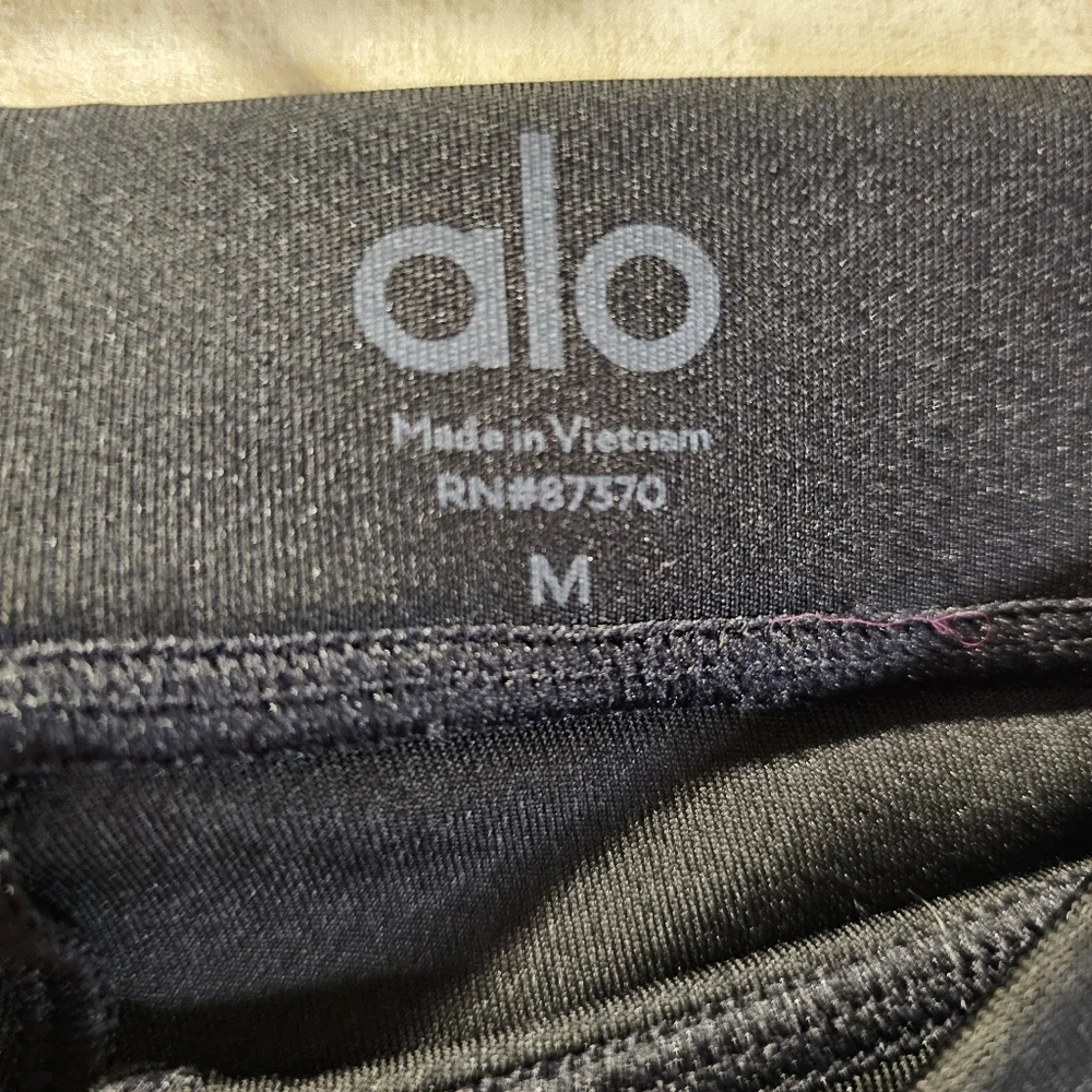 Alo Yoga Thrill Seeker High Waisted Leggings Zip Faux Pockets